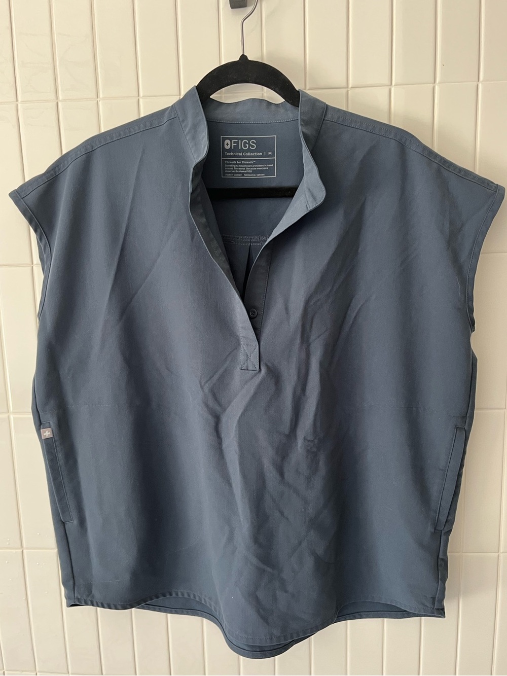 FIGS Rafaela Scrub Top Dark Harbor Cap Sleeve M